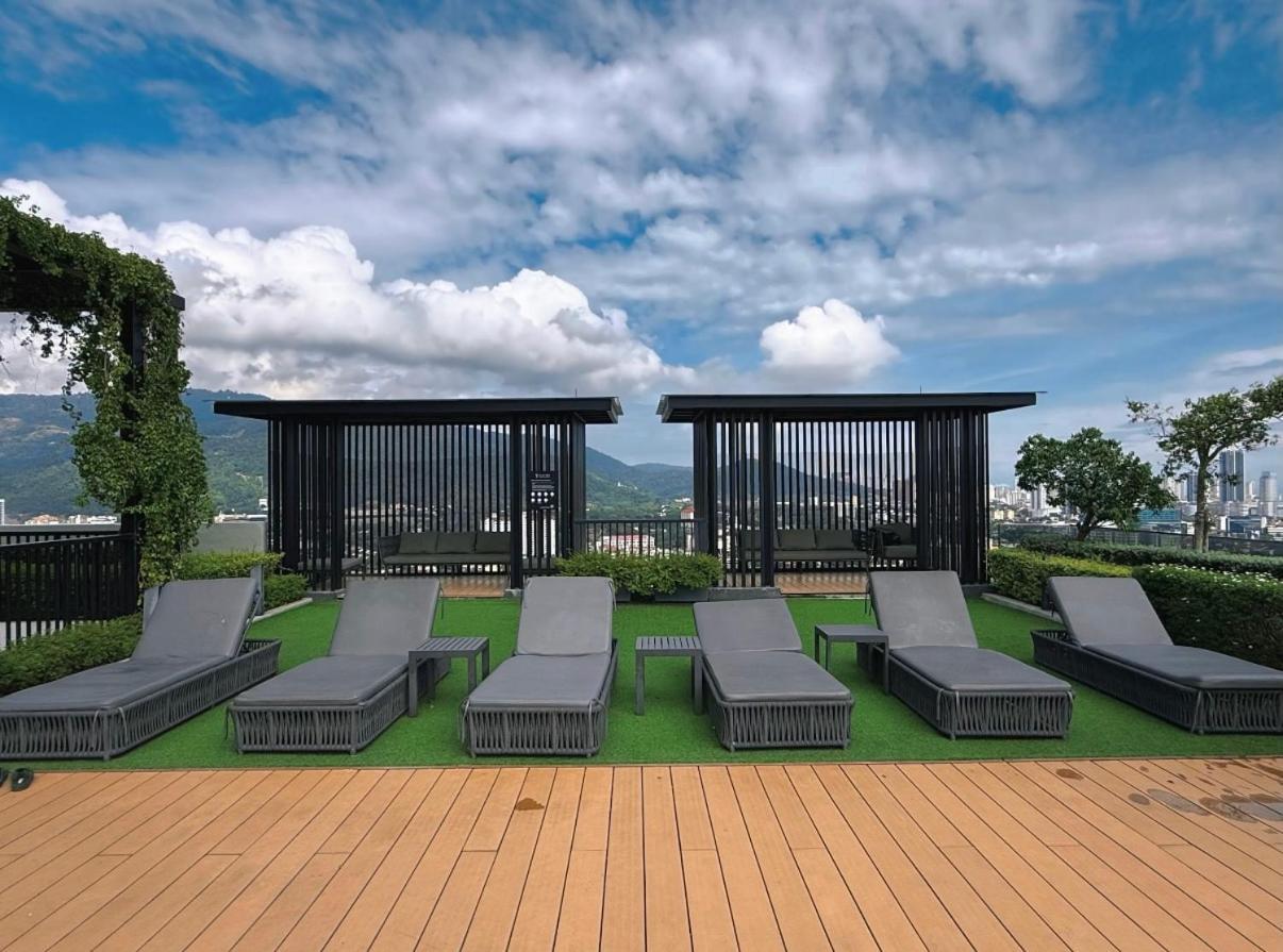 Beacon Executive Suites - By Iz 乔治敦 外观 照片